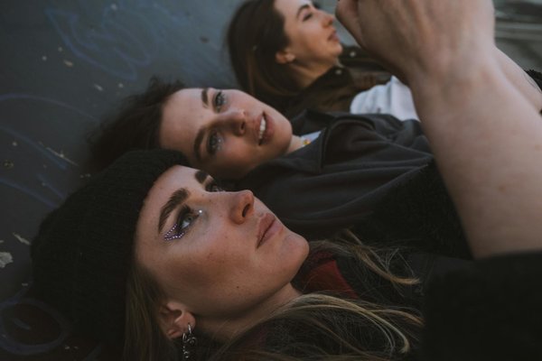 Ultimate Guide: Styling a Velvet Jacket for an Unforgettable Night Out in Liverpool